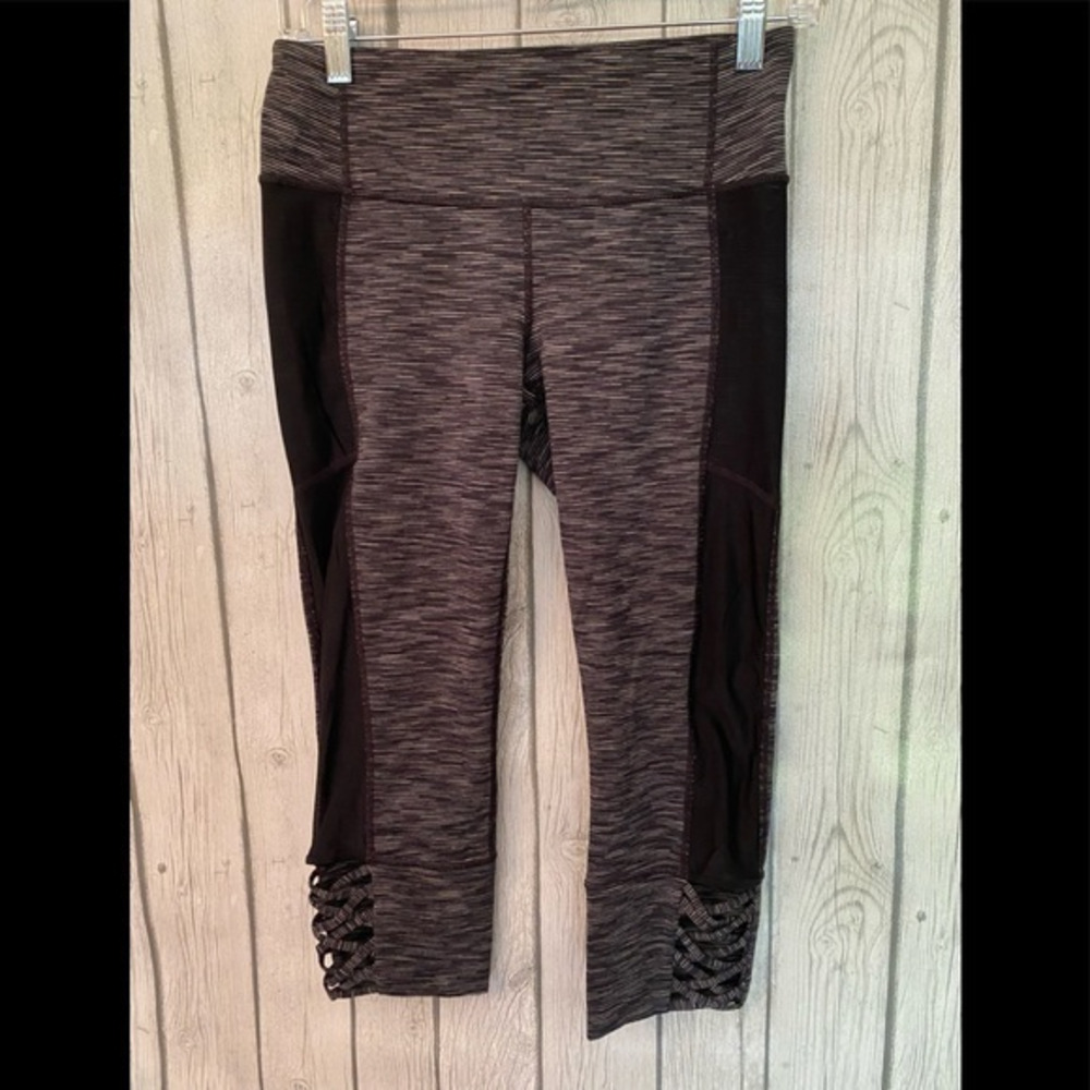 Athleta Mind Over Mat Capri Leggings Mesh & Braid Space Dye Gray Black Small
